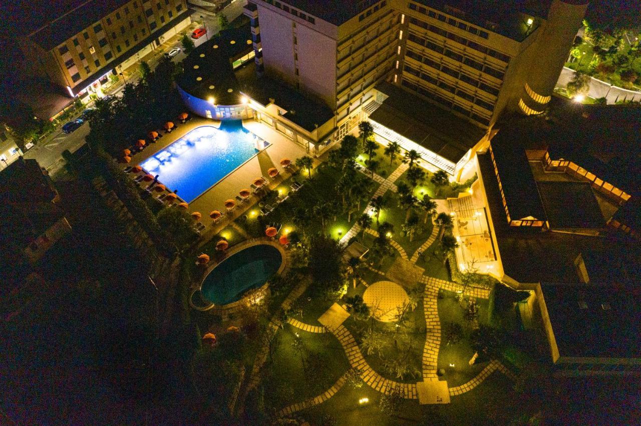 Hotel Savoia Thermae & Spa (Adults Only) Abano Terme Bagian luar foto